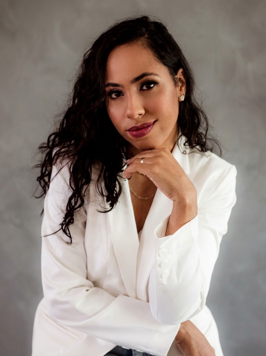 Letícia Almeida em atendimento